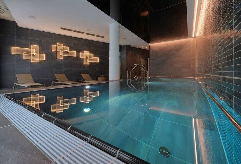 Fotos del hotel Adina Apartment  Cologne:  2