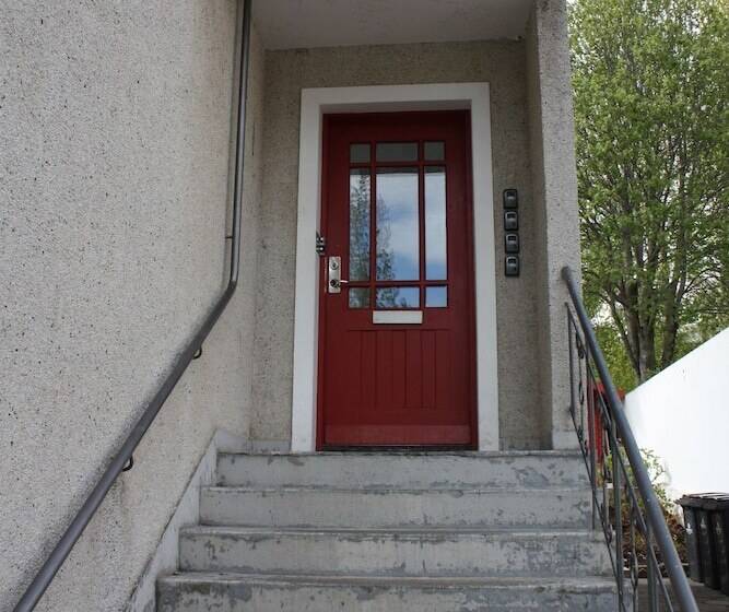 Brekkugata 33 Guesthouse