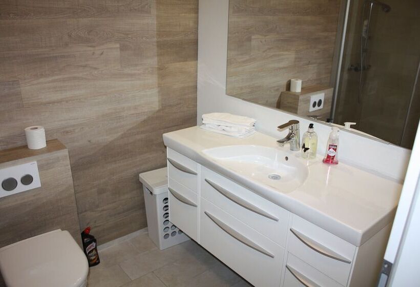 Fotos del hotel Brekkugata 33 Guesthouse:  15