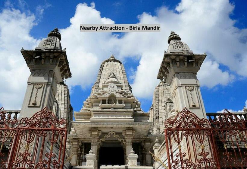 Oyo 11965 Krishna Guest House