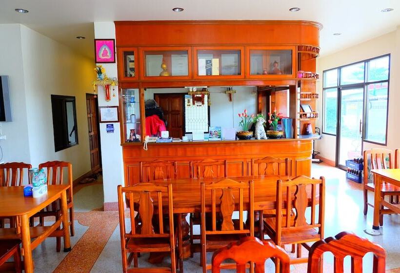 Fotos del hotel Chotiphan Apartment:  17