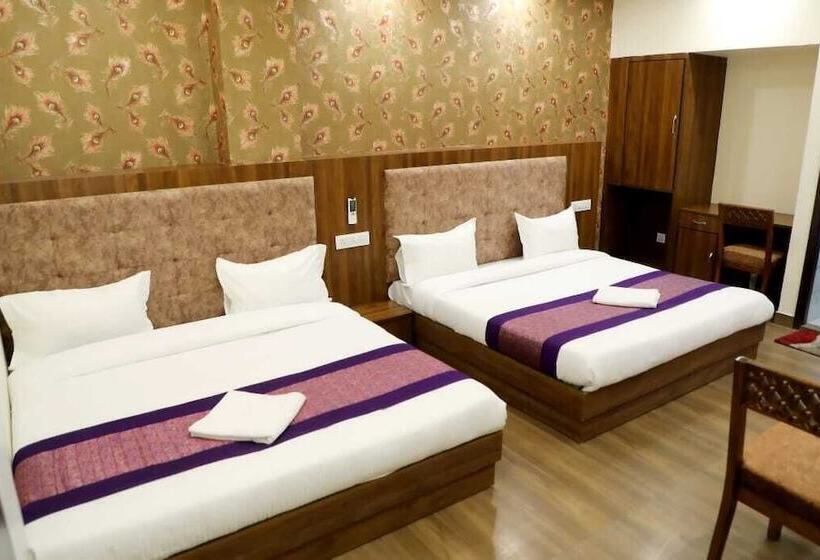 Fotos del hotel Royal Villa Ii By Shrigo S:  12