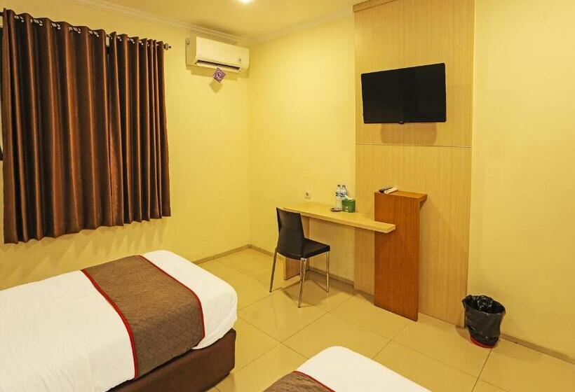 Fotos del hotel Sans Hotel Fiducia Serpong:  4