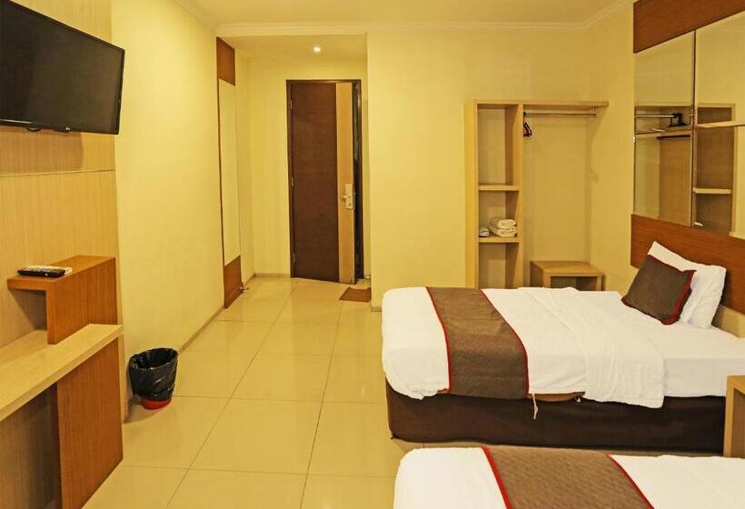 Fotos del hotel Sans Hotel Fiducia Serpong:  3