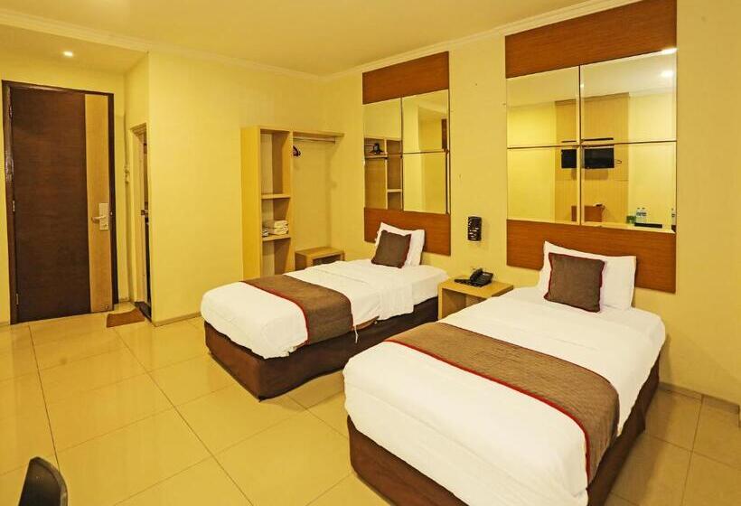 Fotos del hotel Sans Hotel Fiducia Serpong:  9