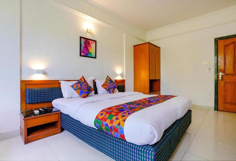 Treebo Trend Golden Emerald