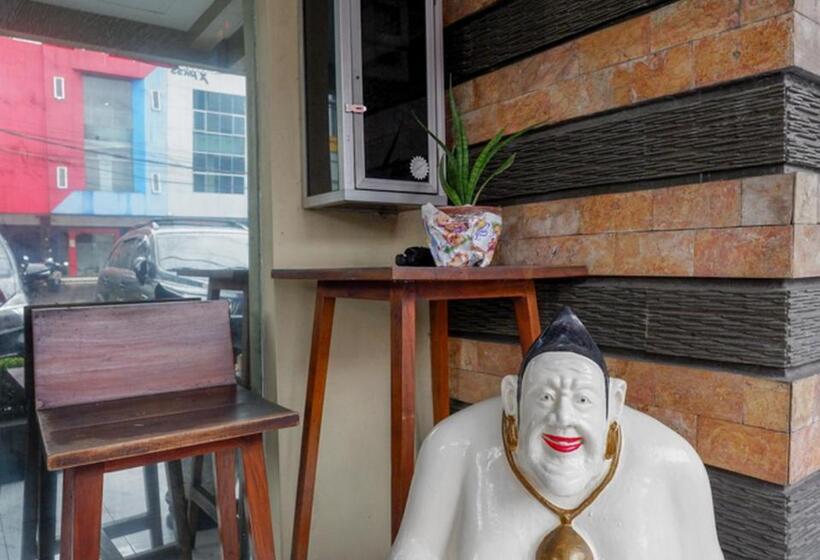 Fotos del hotel Reddoorz Plus @ Hotel Asih Uny:  21