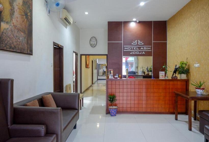 Fotos del hotel Reddoorz Plus @ Hotel Asih Uny:  10