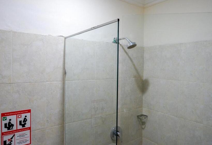 Fotos del hotel Reddoorz Plus @ Hotel Asih Uny:  14