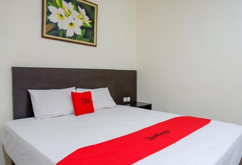 Fotos del hotel Reddoorz Plus @ Hotel Asih Uny:  8