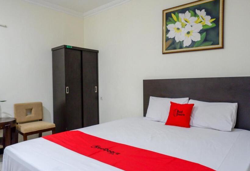 Fotos del hotel Reddoorz Plus @ Hotel Asih Uny:  7
