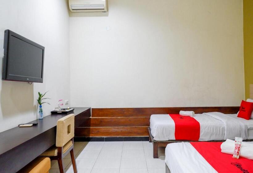 Fotos del hotel Reddoorz Plus @ Hotel Asih Uny:  9