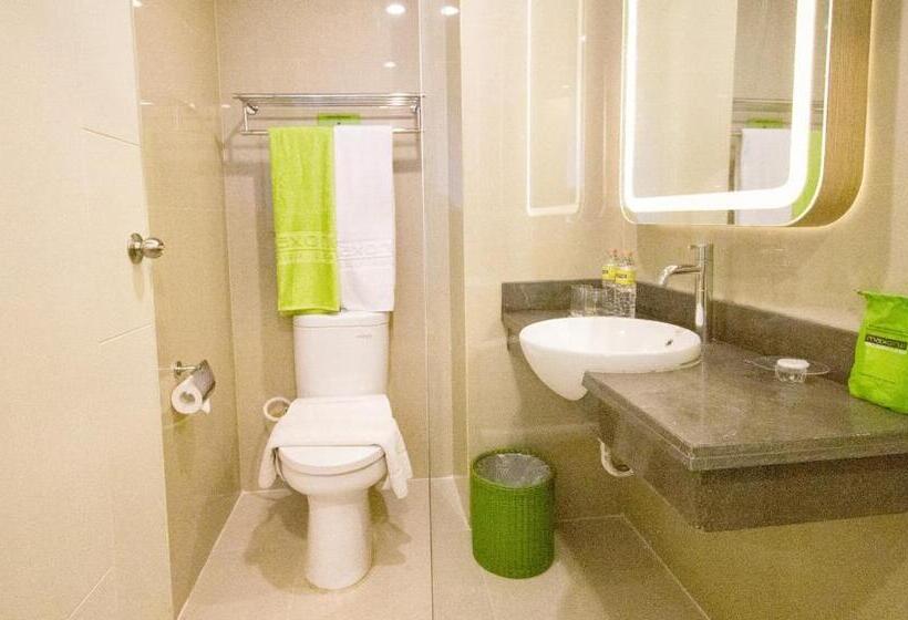 Fotos del hotel Maxones At Resort Makassar:  8