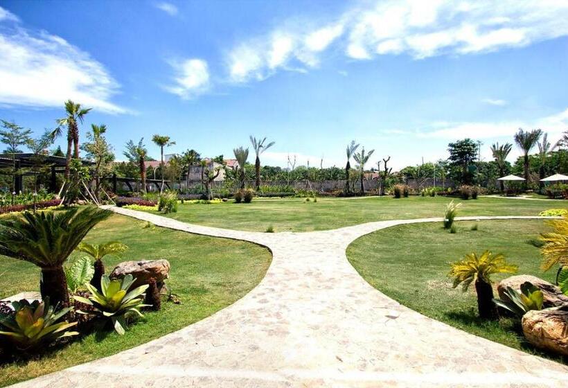 Fotos del hotel Maxones At Resort Makassar:  10