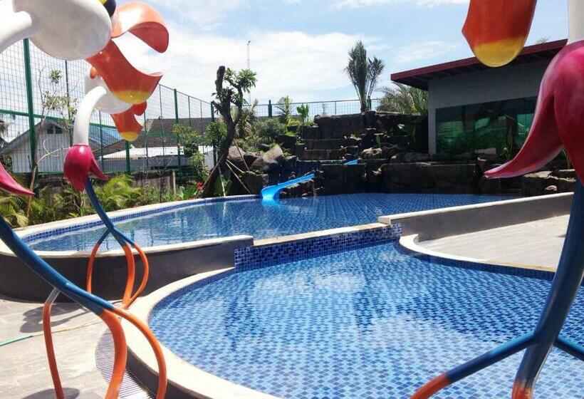 Fotos del hotel Maxones At Resort Makassar:  12