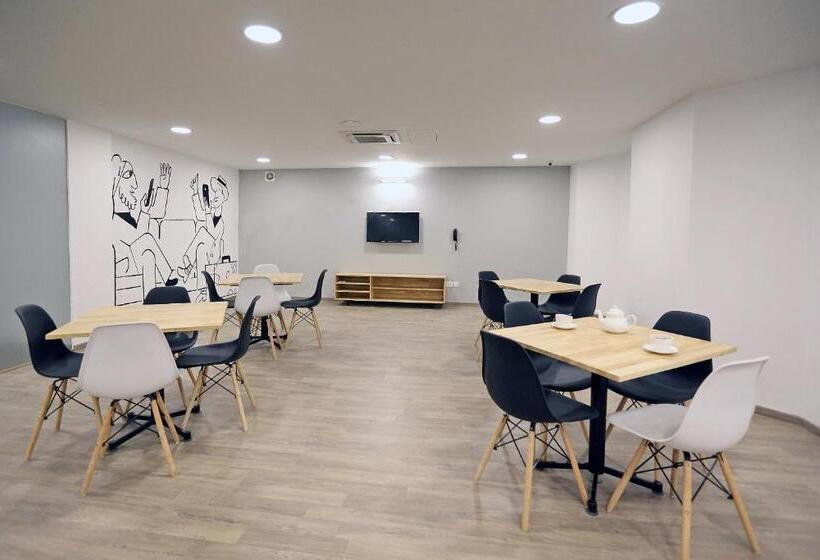 Fotos del hotel OYO Townhouse 017 HUDA City Center:  4