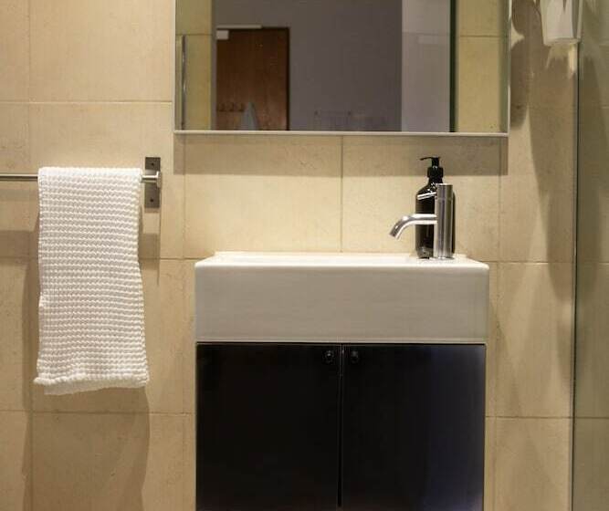 Fotos del hotel The Luxury Inn:  5