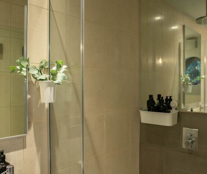 Fotos del hotel The Luxury Inn:  9