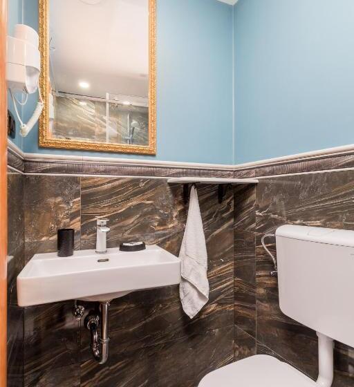 Fotos del hotel Captain S Guest House:  11