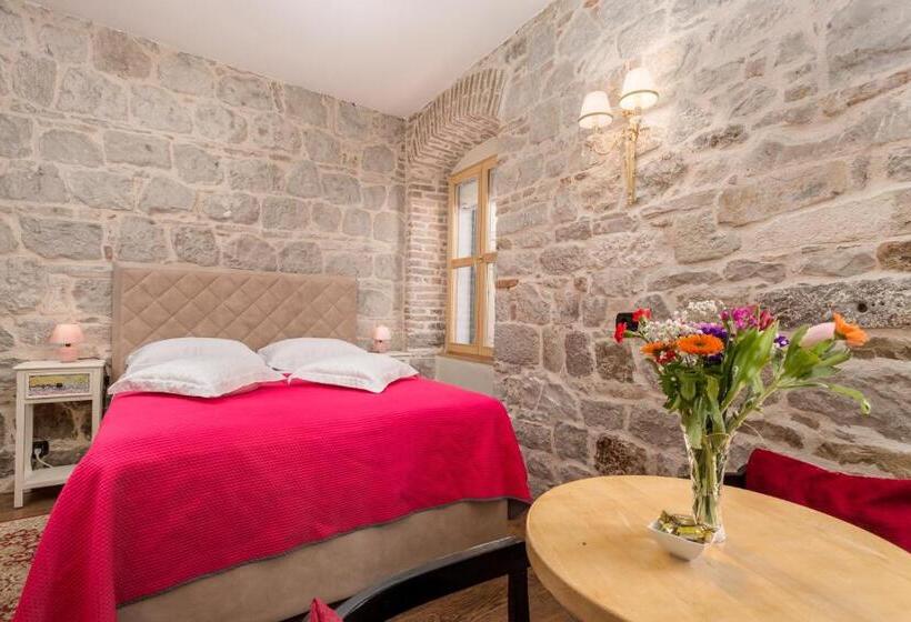 Fotos del hotel Captain S Guest House:  21