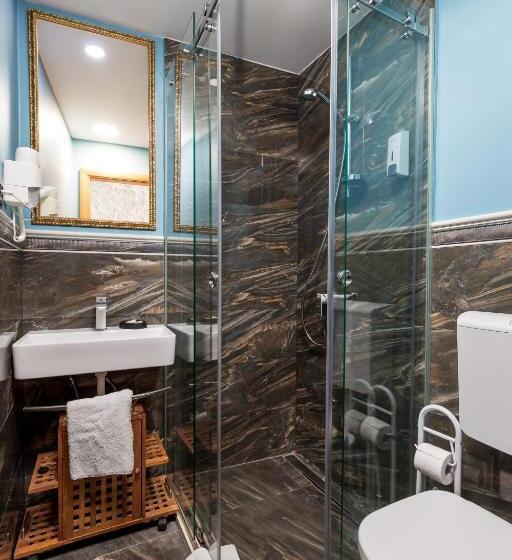 Fotos del hotel Captain S Guest House:  15