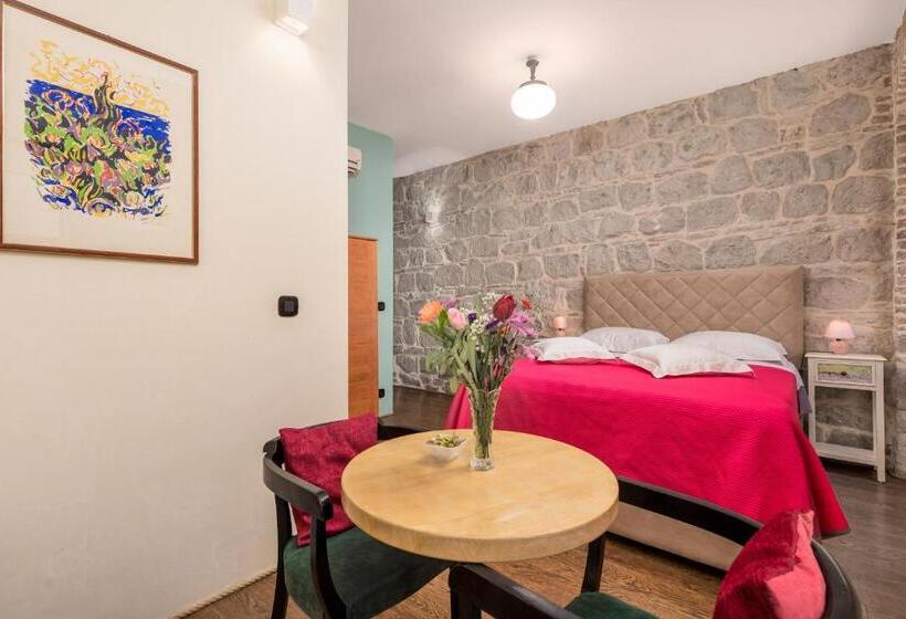 Fotos del hotel Captain S Guest House:  14