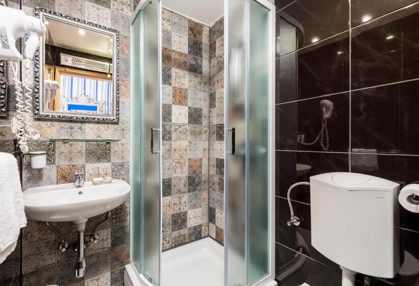 Fotos del hotel Captain S Guest House:  3