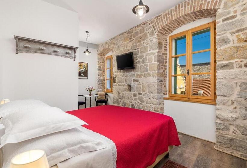 Fotos del hotel Captain S Guest House:  6