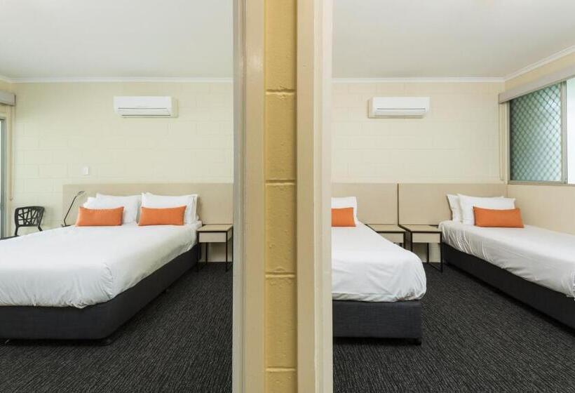 Nightcap At Edge Hill Tavern