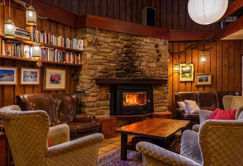 Kasees Apartments & Mountain Lodge