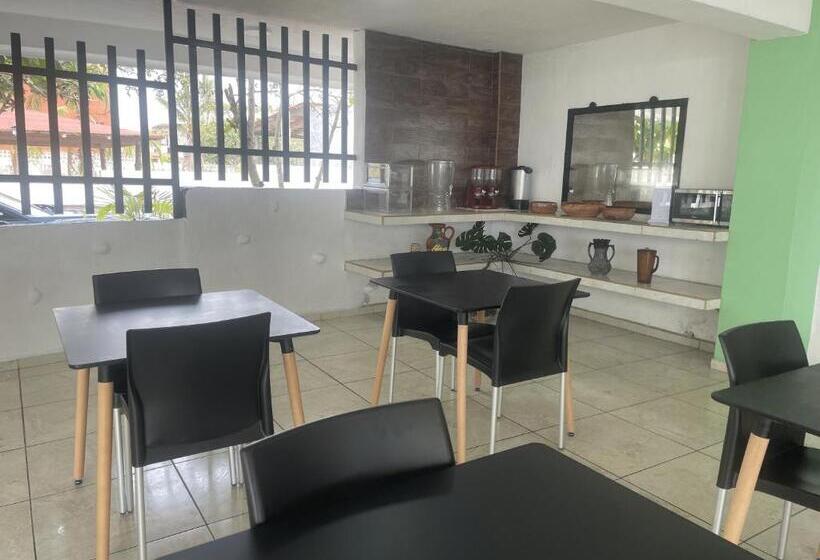 Fotos del hotel Oasis Cuyutlan By Rotamundos:  3