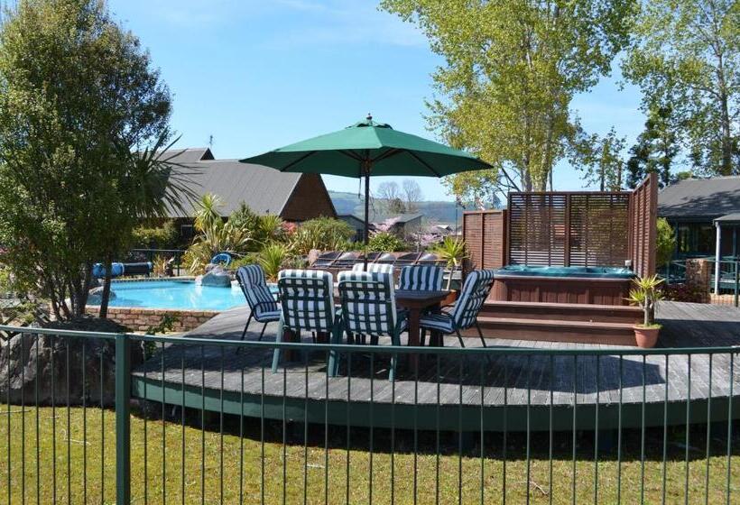 Fotos del hotel Cedarwood Lakeside:  25