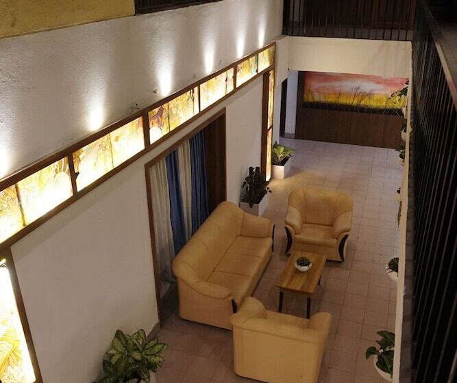 Fotos del hotel Luciya International:  7