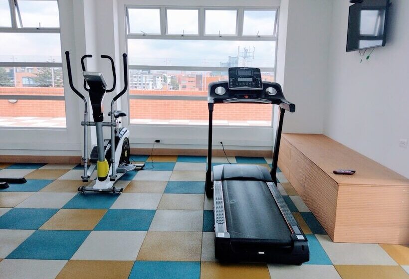 Fotos del hotel Apartamentos Plaza Suites:  7