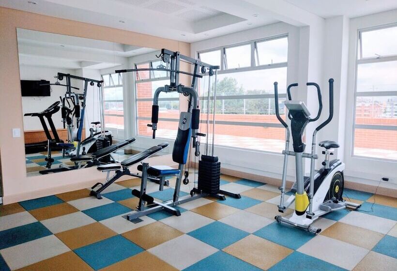 Fotos del hotel Apartamentos Plaza Suites:  2