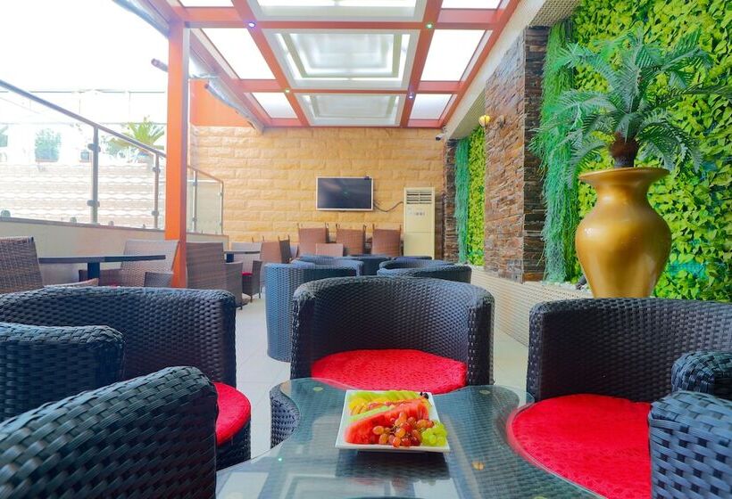 Fotos del hotel Capital O 325 Queen Palace:  5