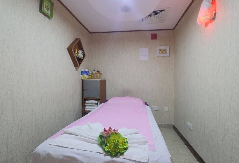 Fotos del hotel Capital O 325 Queen Palace:  20