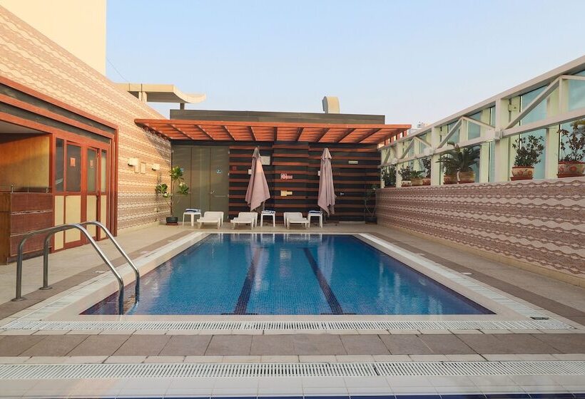 Fotos del hotel Capital O 325 Queen Palace:  3