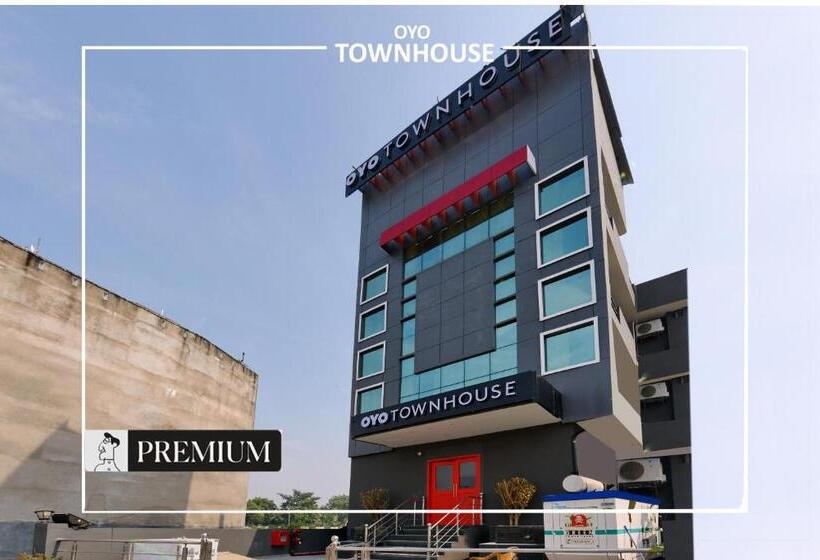 OYO Flagship 190 Gomti Nagar