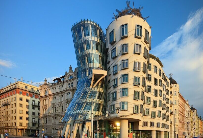 Dancing House – Tan?ící D?m