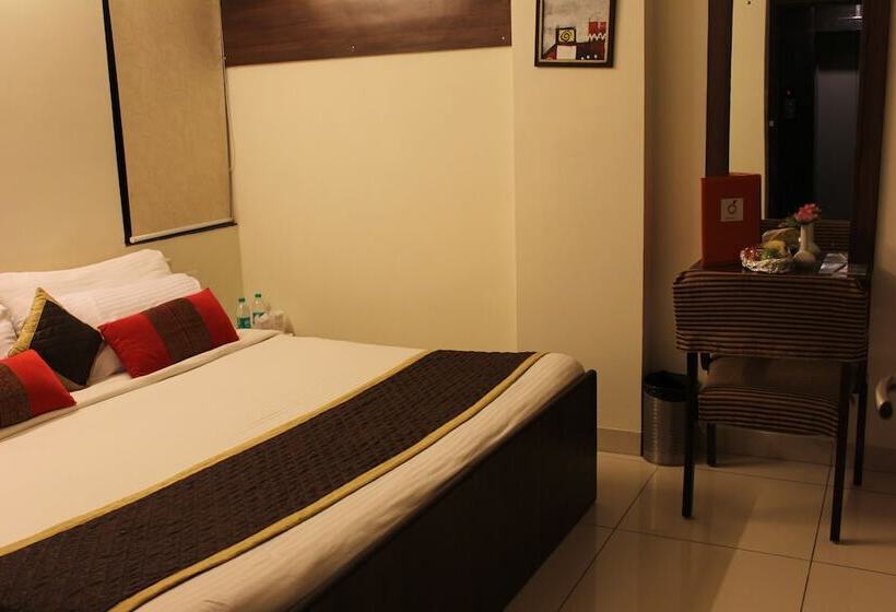 Fotos del hotel R K Palace:  10