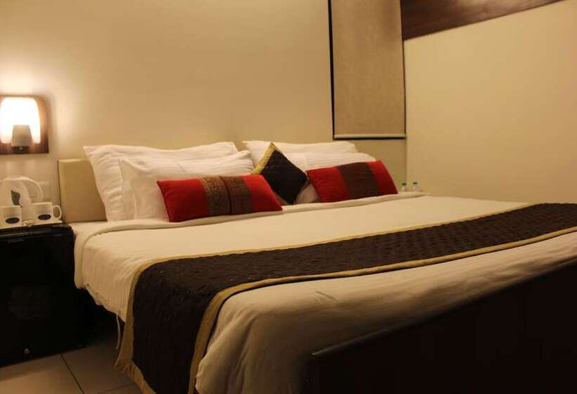 Fotos del hotel R K Palace:  13