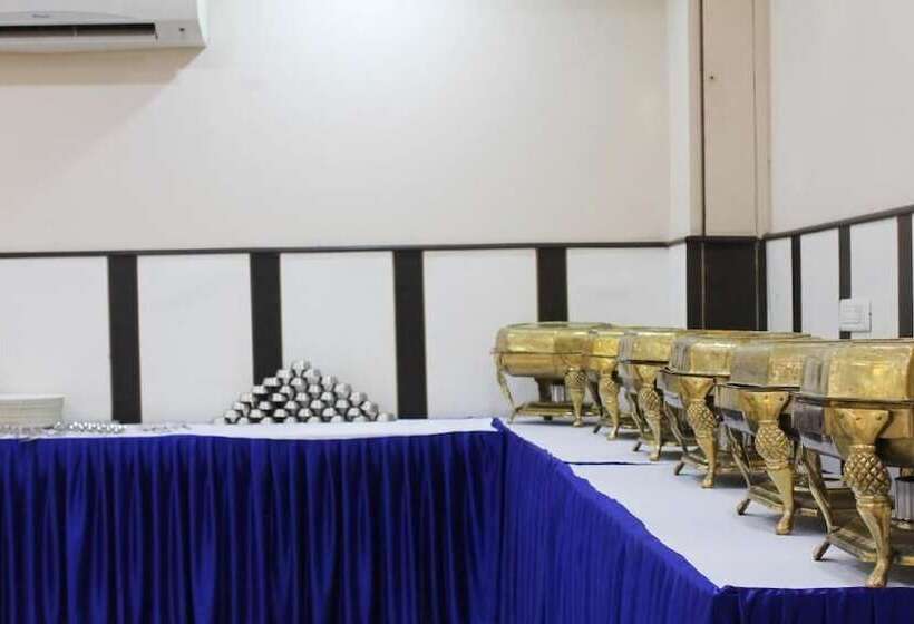 Fotos del hotel R K Palace:  14