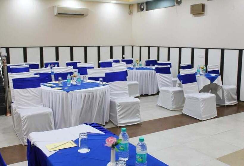 Fotos del hotel R K Palace:  6