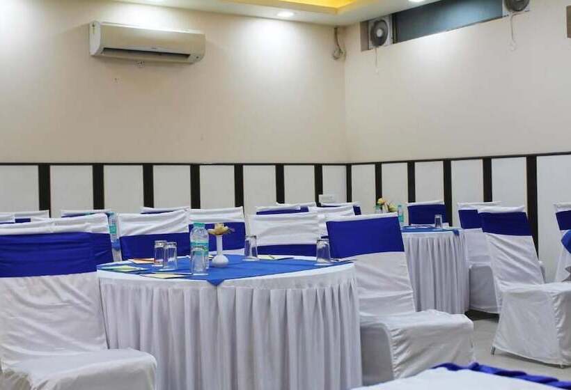 Fotos del hotel R K Palace:  11