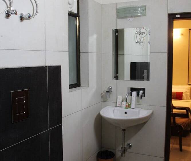 Fotos del hotel R K Palace:  12