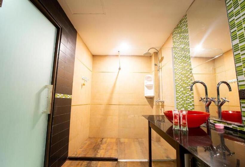 Fotos del hotel Royal Suites:  8