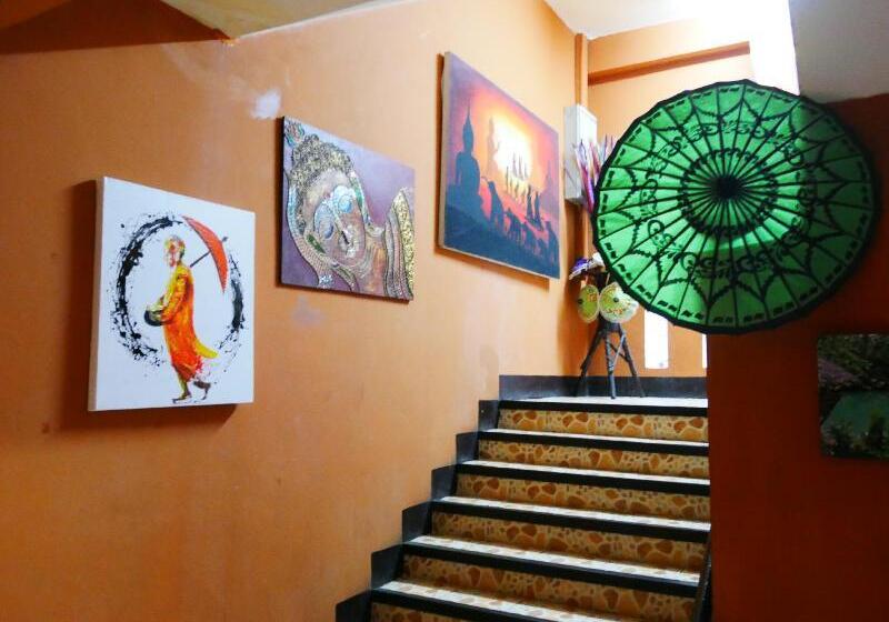 Fotos del hotel All In 1 Guesthouse:  5