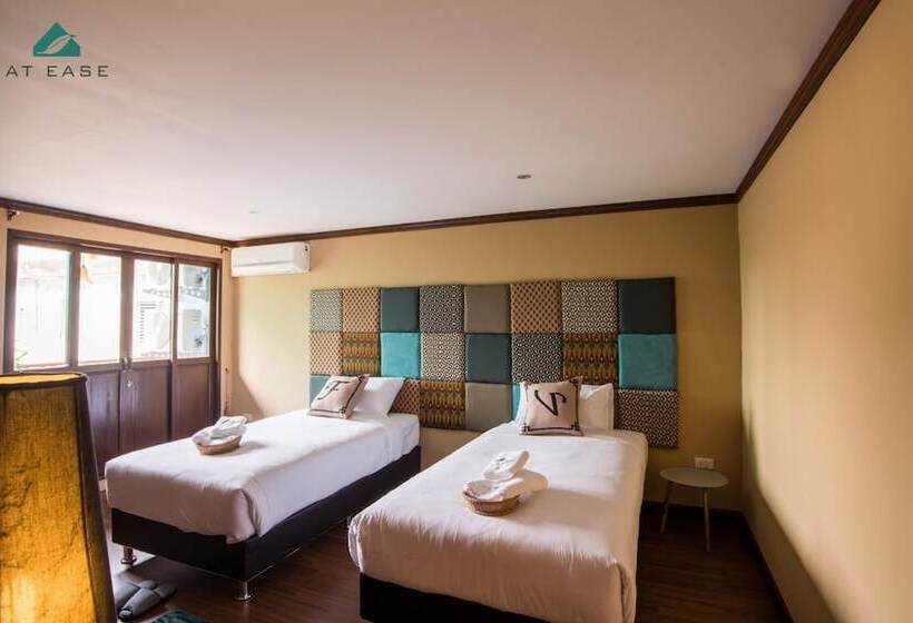 Fotos del hotel At Ease Bijou:  4