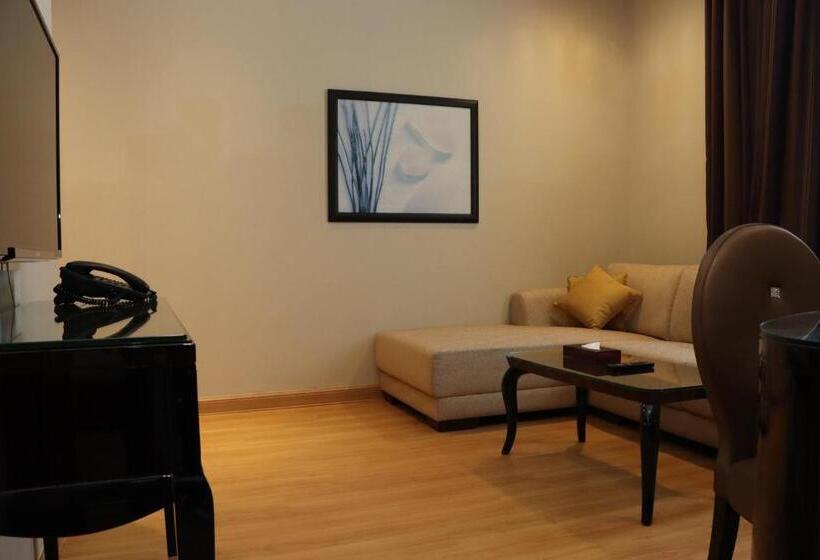 Fotos del hotel Strato  By Warwick:  8